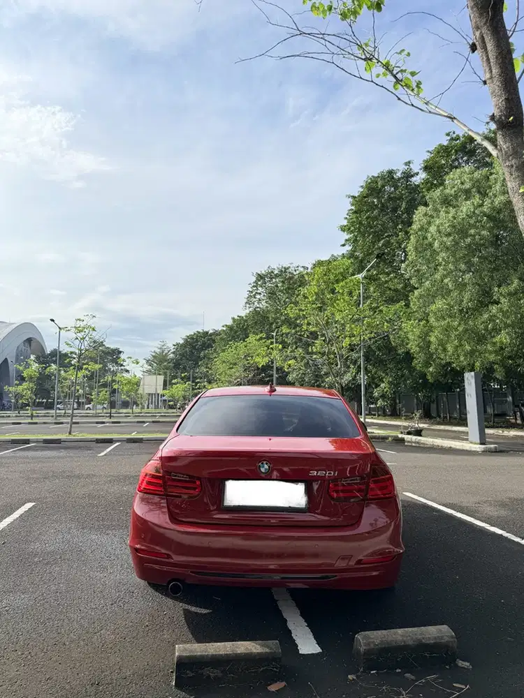 BMW 320i 2013 Bensin