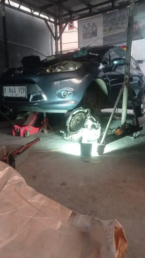 JASA SERVICE & PERBAIKAN MOBIL