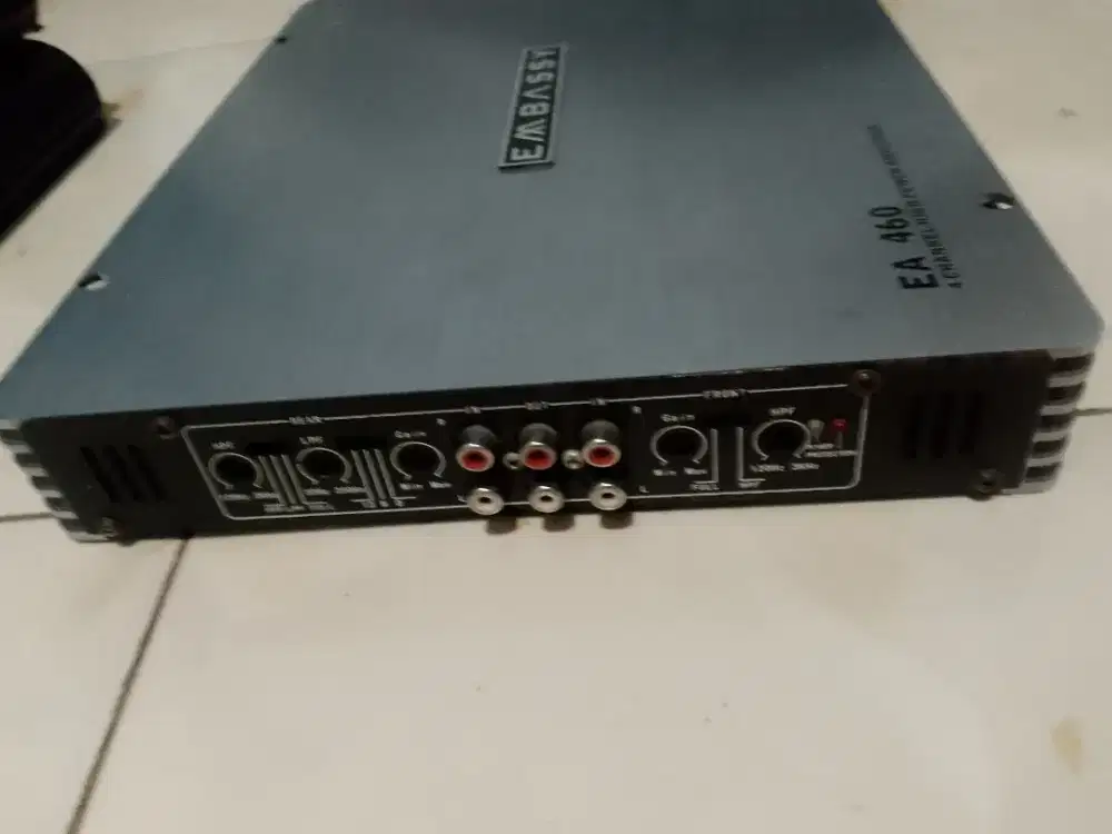 Power ampli dan subwoofer audio