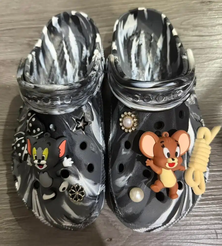 Crocs Marble Hitam 37 (M4)