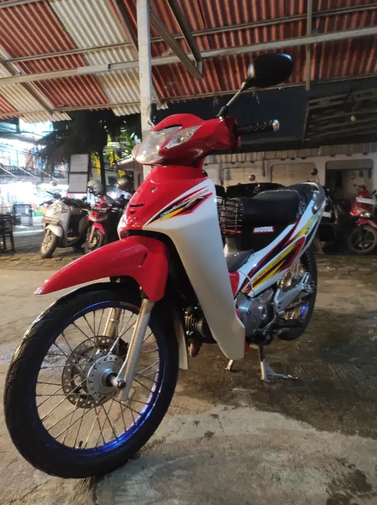 HONDA kharisma 2004 jual Cepet aja