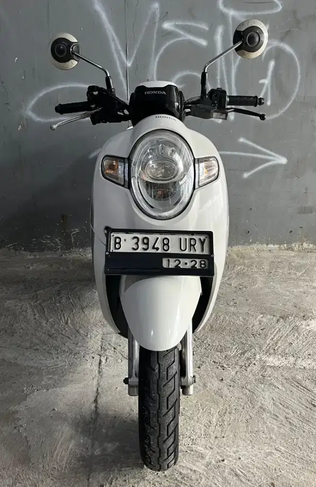 Scoopy fi ISS White 2018