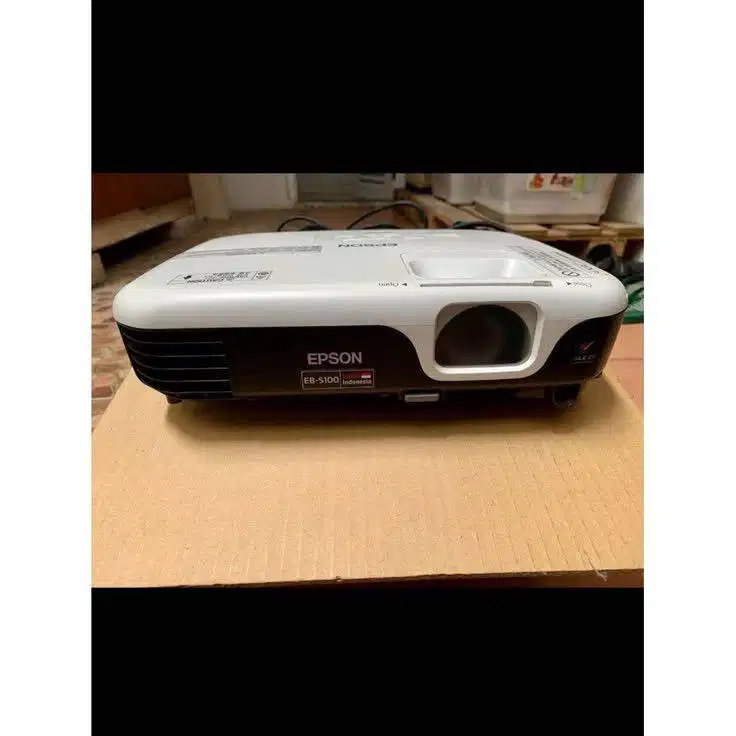 PROYEKTOR EPSON EB S100