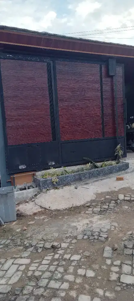 Pagar besi minimalis