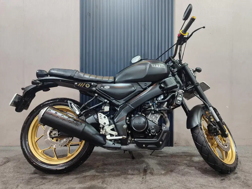 YAMAHA XSR 155 hitam 2022 istimewa mulus terawat siap pakai...