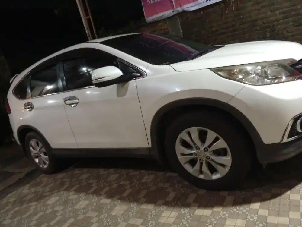 Honda CR-V manual transmisi warna putih