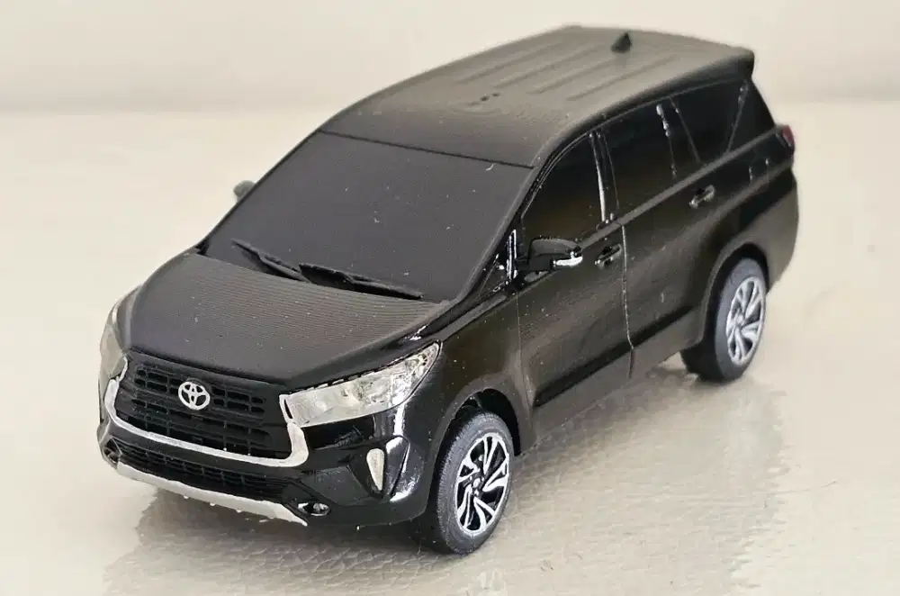 Jual diecast miniatur mobil Kijang Innova Reborn.