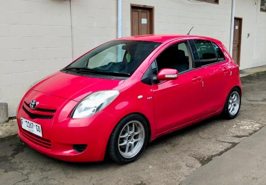 Toyota yaris e manual 2008