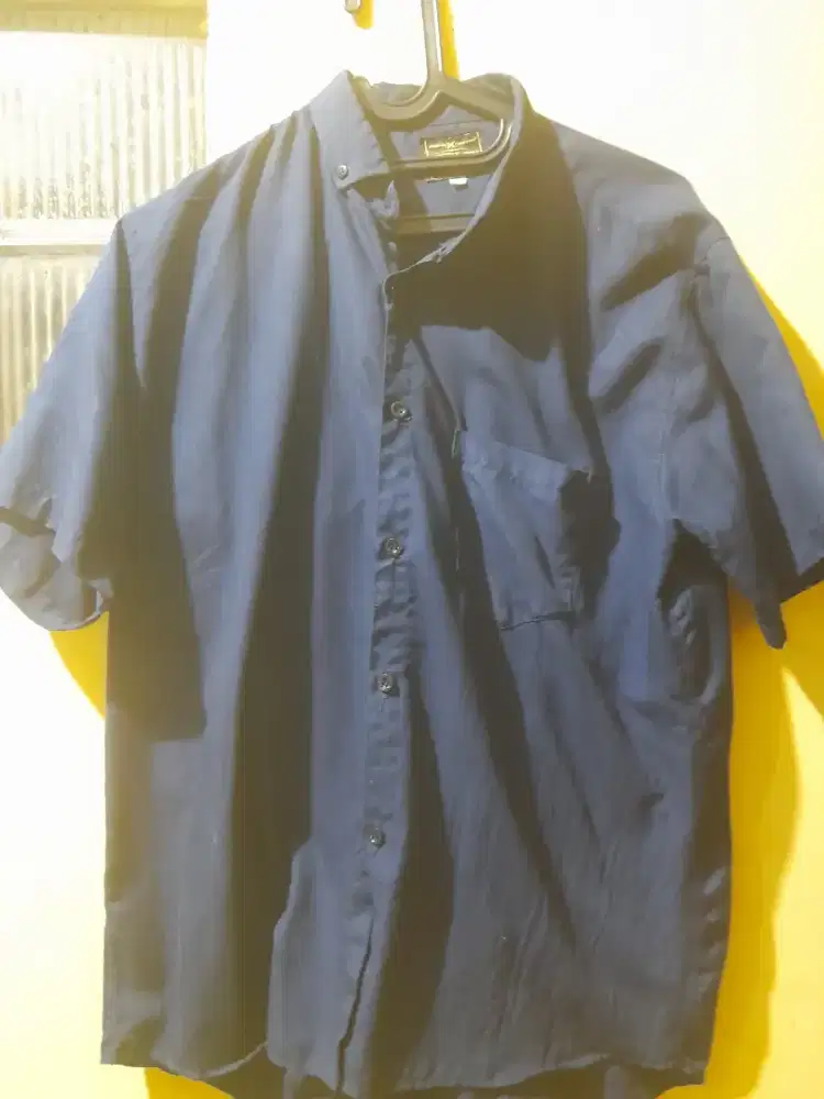 Kemeja polos warna navy size XL mulus