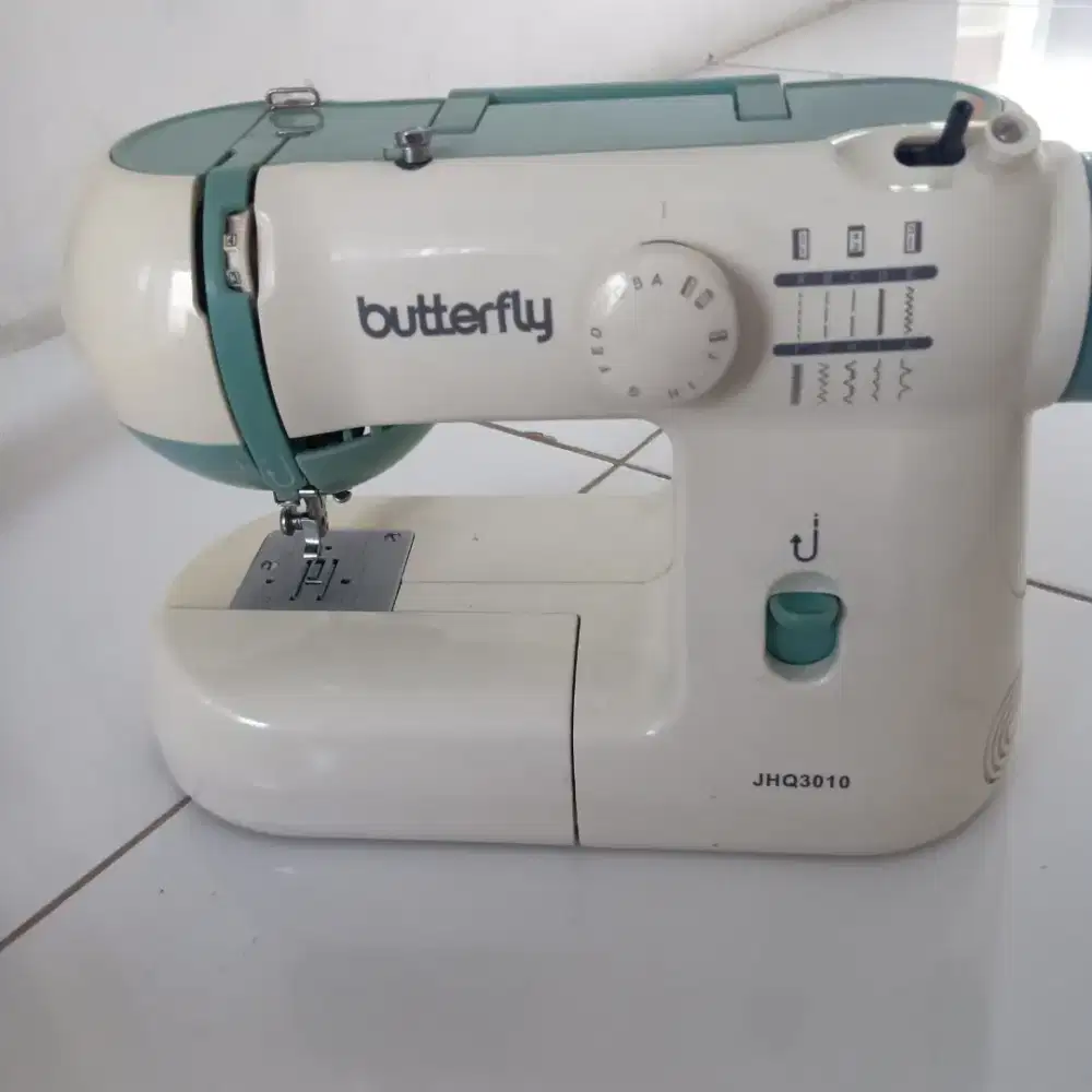 Mesin jahit butterfly