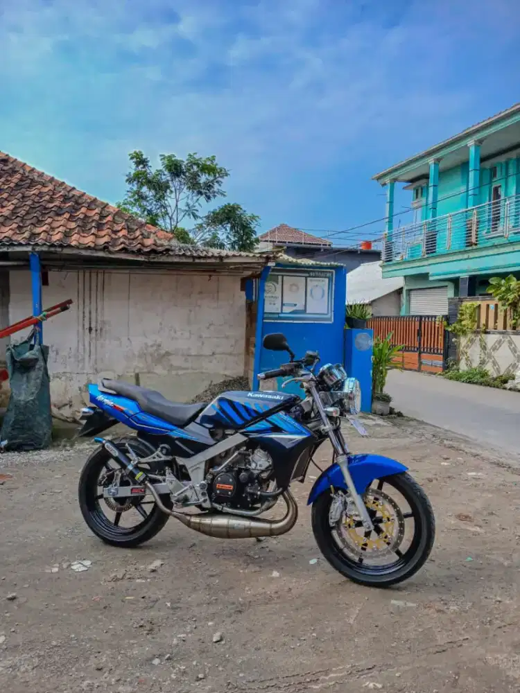 KAWASAKI NINJA R 2010