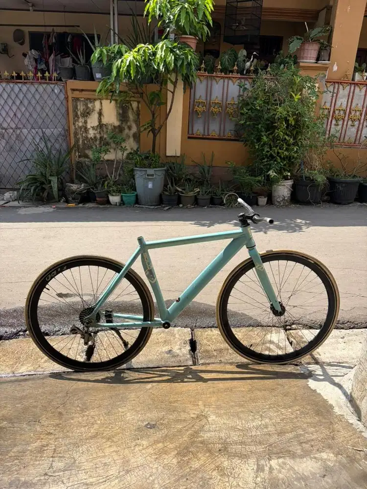 Sepeda fixie united soloist 77