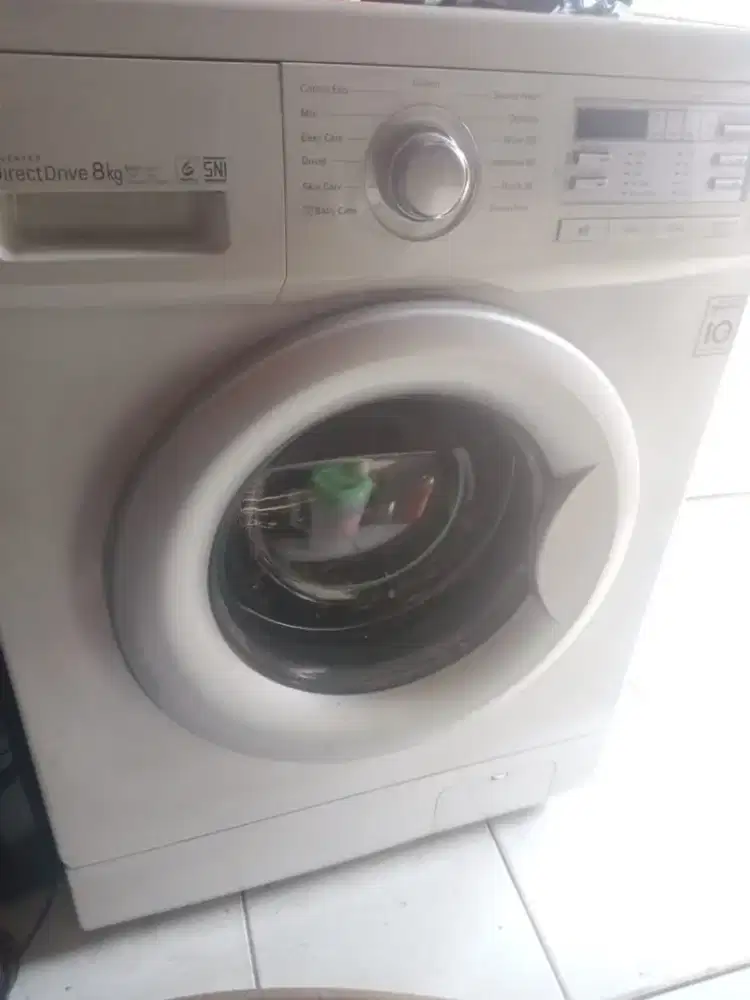Mesin cuci otomatis inverter LG 8kg