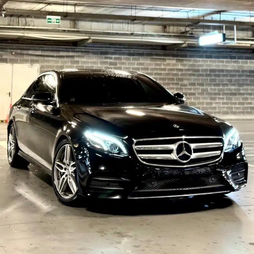 (CASH) Mercedes Benz E350 AMG Laser Blue Eye W213 2020
