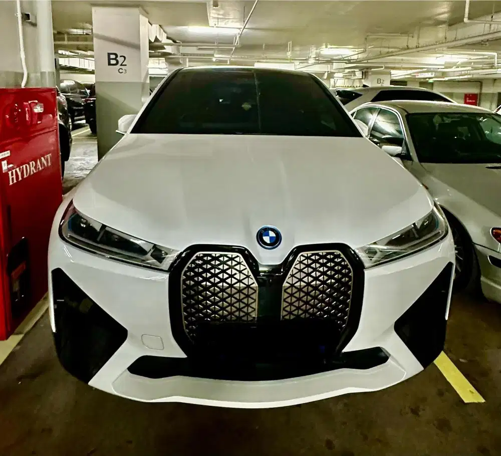 BMW iX Drive40 listrik NIK 2023