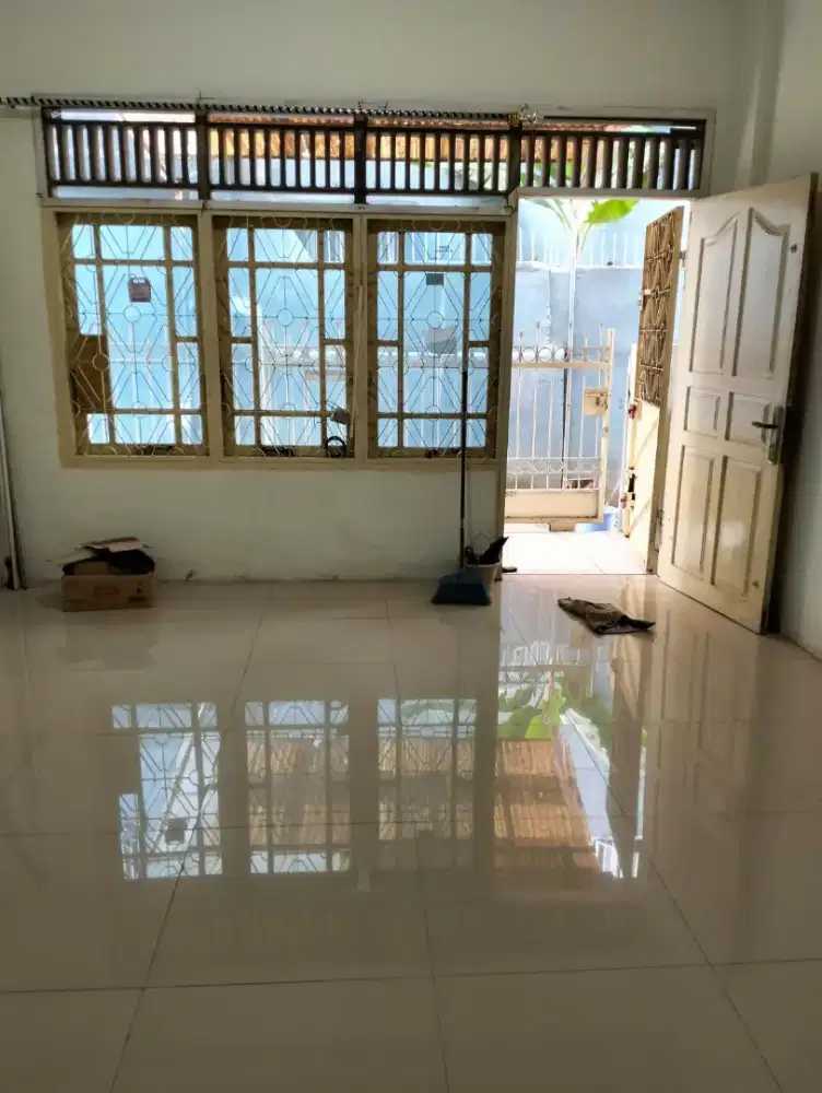 Sewa Rumah Murah, Lokasi Strategis, Tengah Kota, Dekat alun-alun