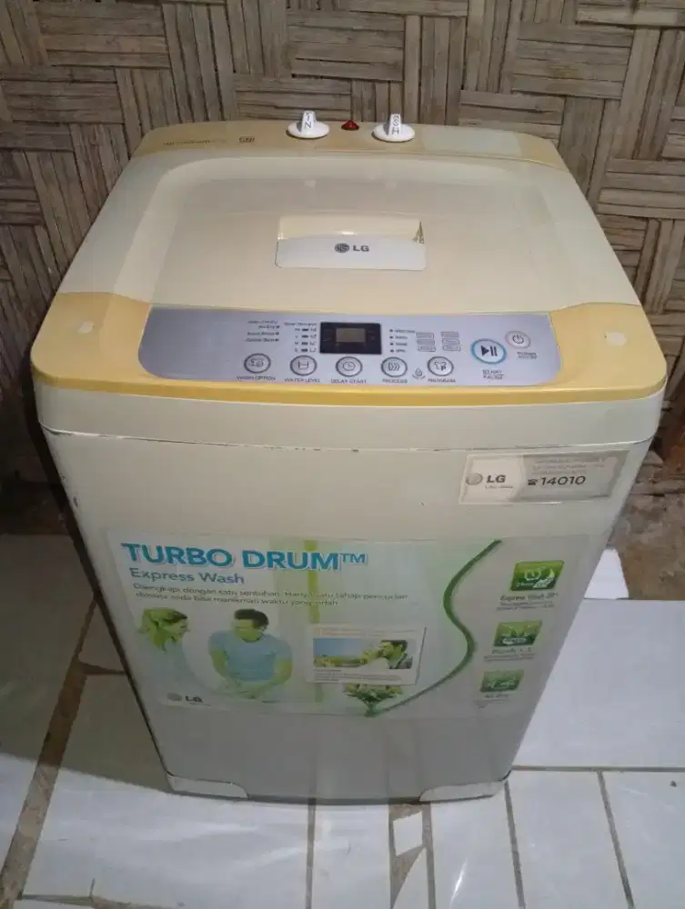 Jual mesin cuci 1 tabung manual merk LG kapasitas 8kg (bagus & halus)