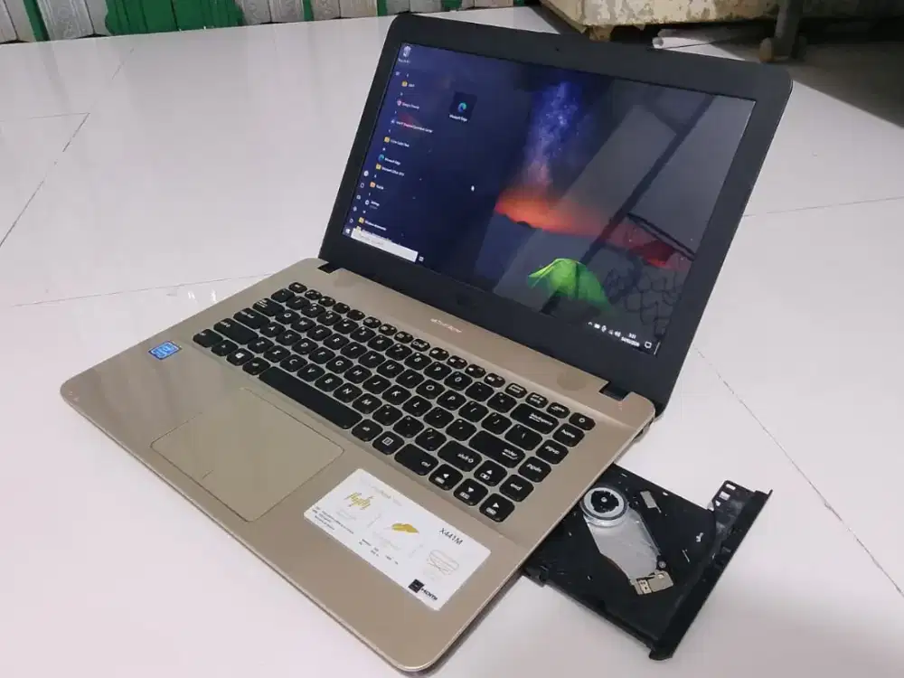 Laptop Asus X441M Ram 4Gb Ddr4 Hdd 1000Gb Normal Mulus Siap Pakai