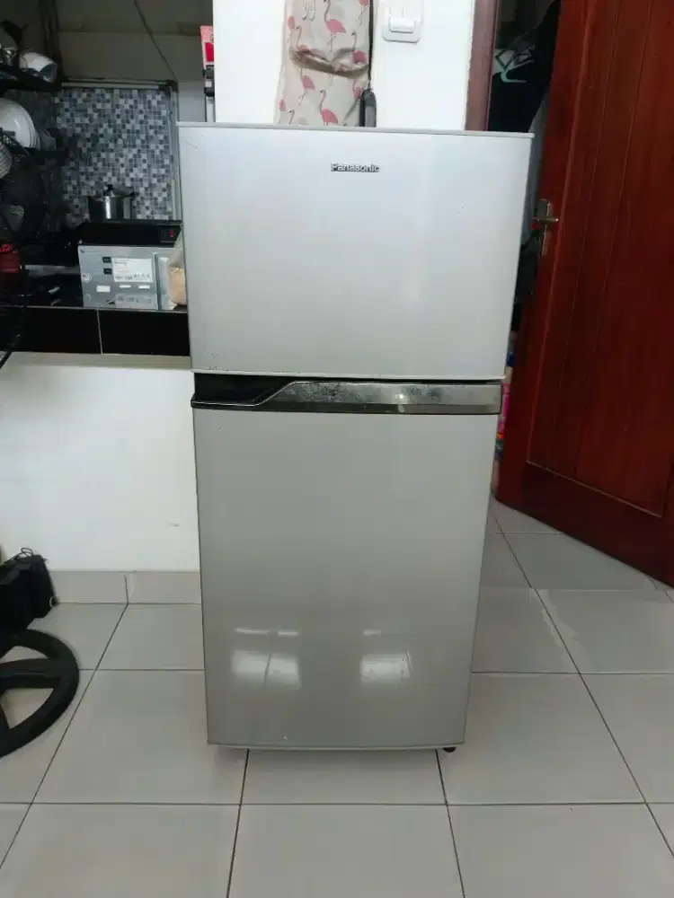 Kulkas 2 pintu panasonic NEGO smp JADI