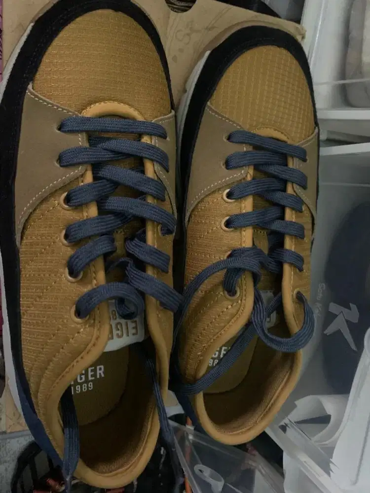 Sepatu eiger original