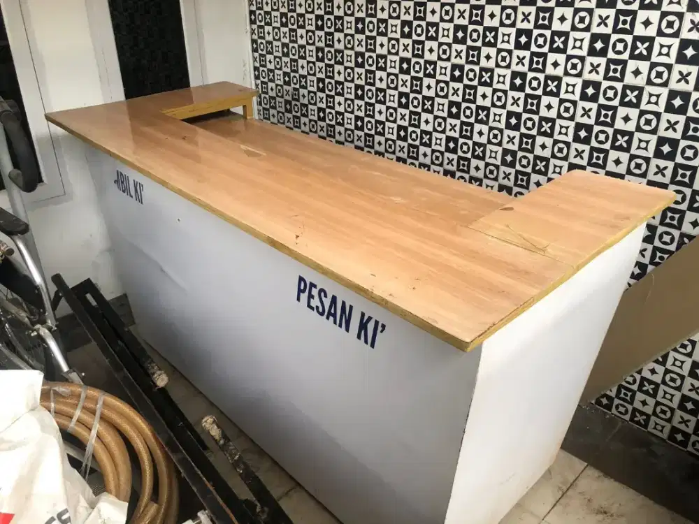 Meja bar usaha serbaguna