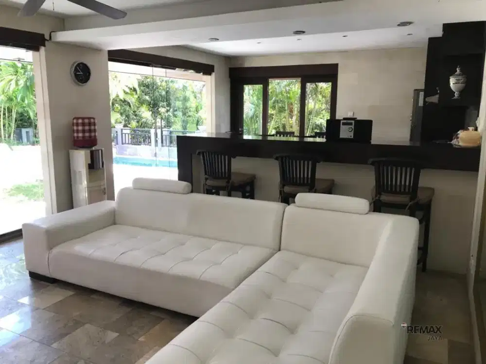 Villa Mewah Tenang dan Nyaman Dijual di Pecatu, Kuta Selatan Area
