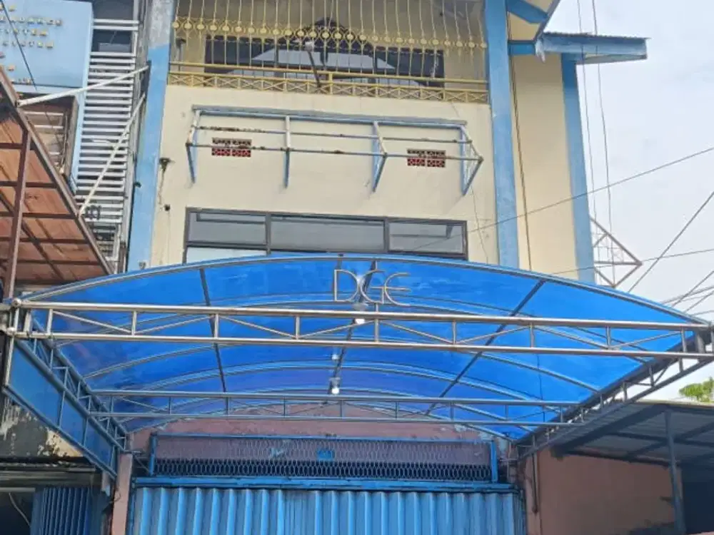 Ruko 3 Lantai Lokasi Stretgis Untuk Usaha Hanya 2,2M