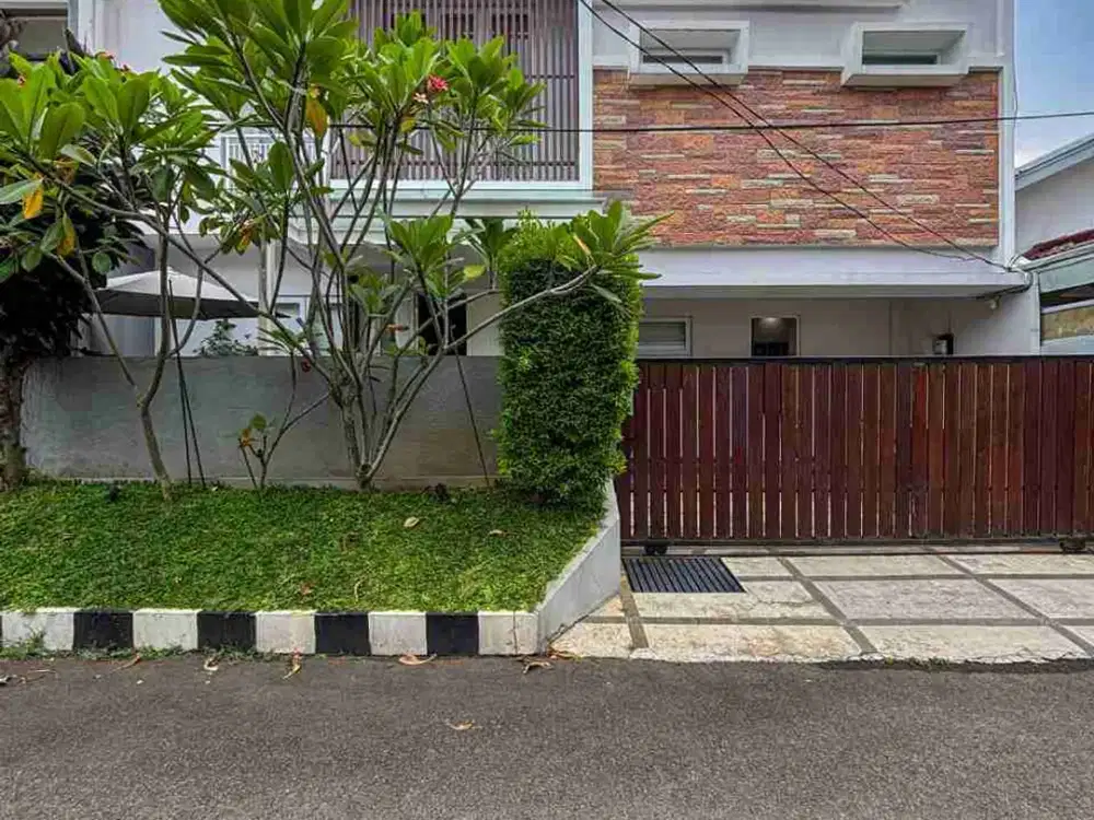 Dijual Rumah Hunian Hommy dengan 4 Kamar di Sektor 9 Bintaro Jaya LE 0674
