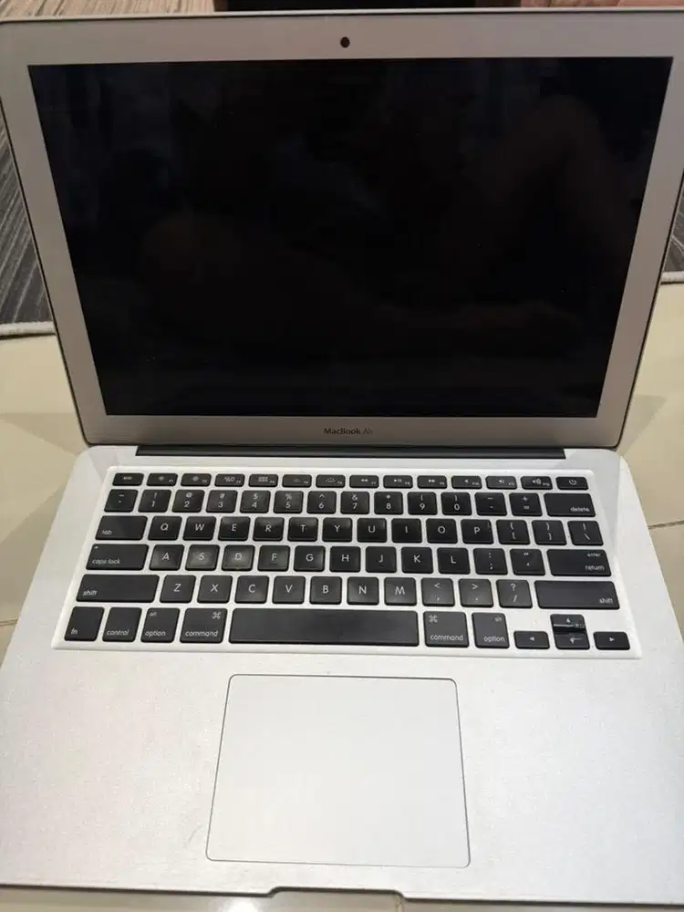 Macbook air 13 Inc intel core I5
