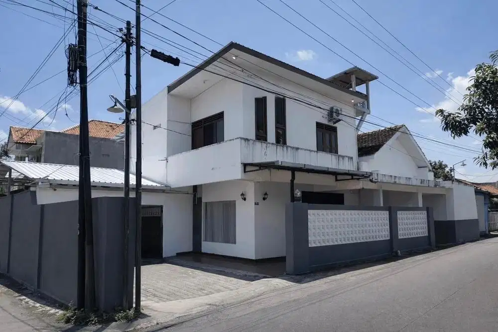 Dijual tanah dan bangunan/ Rumah usaha, kost, paviliun, ruang kantor