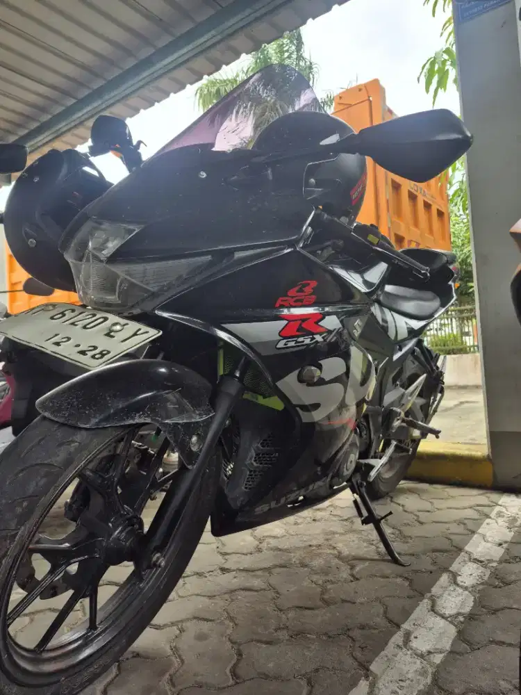 Suzuki GSX - R 150cc