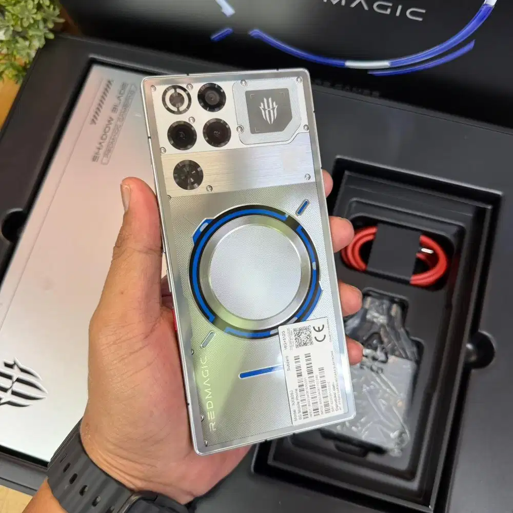 Big box Nubia Red Magic 11 Pro 5G 16/512GB Subzero + Gamepad resmi