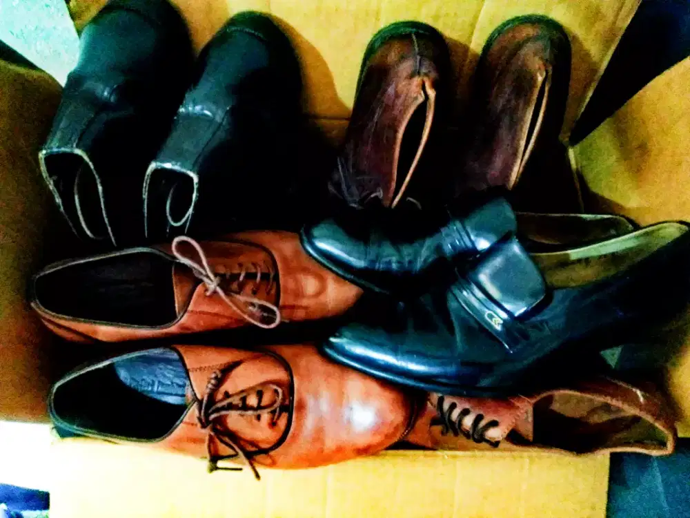 Sepatu Bekas impor