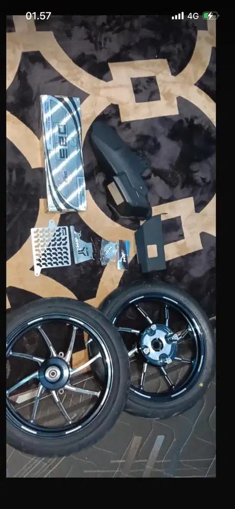 Di jual velg lengkap ban,dan semua barang ini punya pcx 160,Adv,Stylo