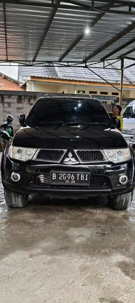 Mobil pajero sport 2013 dakar