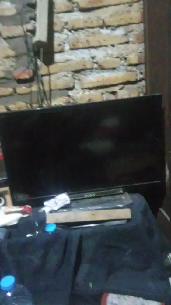 merk Sony 24 inch STB advance minus remot tv  & kardus
