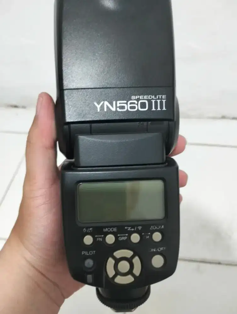 FLASH YN560 III UNIVERSAL BAGUS