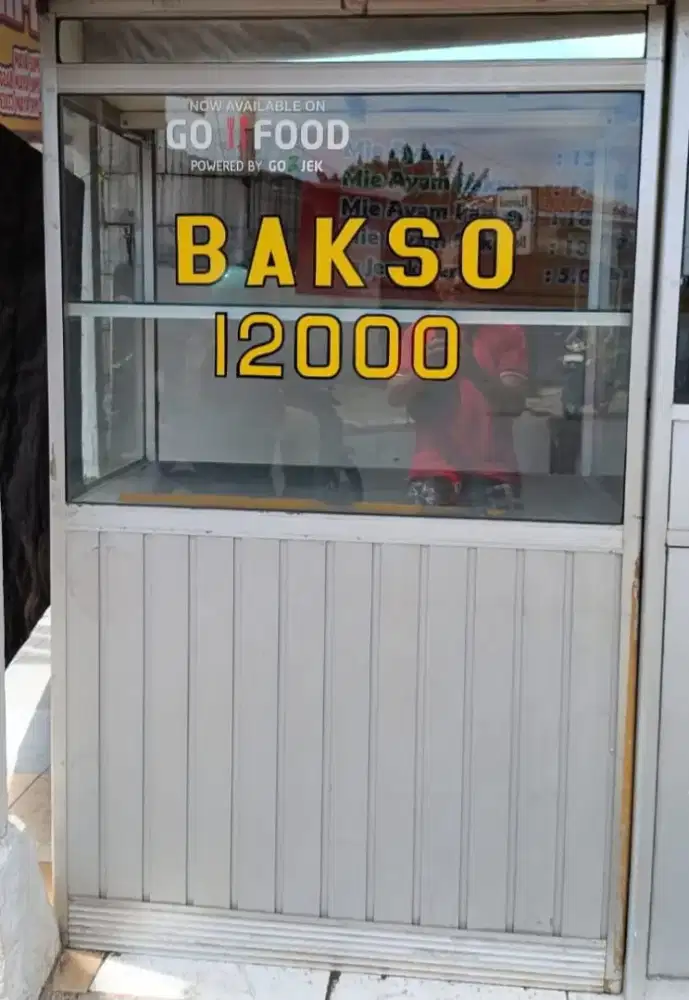 Etalase bekas P 100 cm T 167 cm L 60 cm