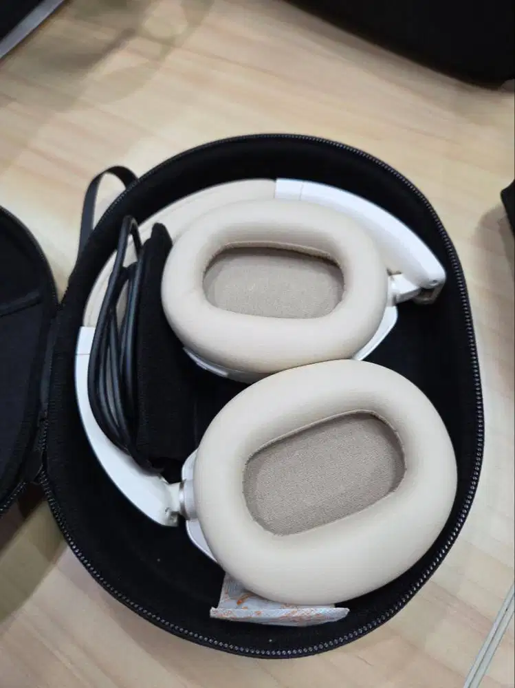 EDIFIER W830NB Hi-Res Audio ANC Headphone - Ivory