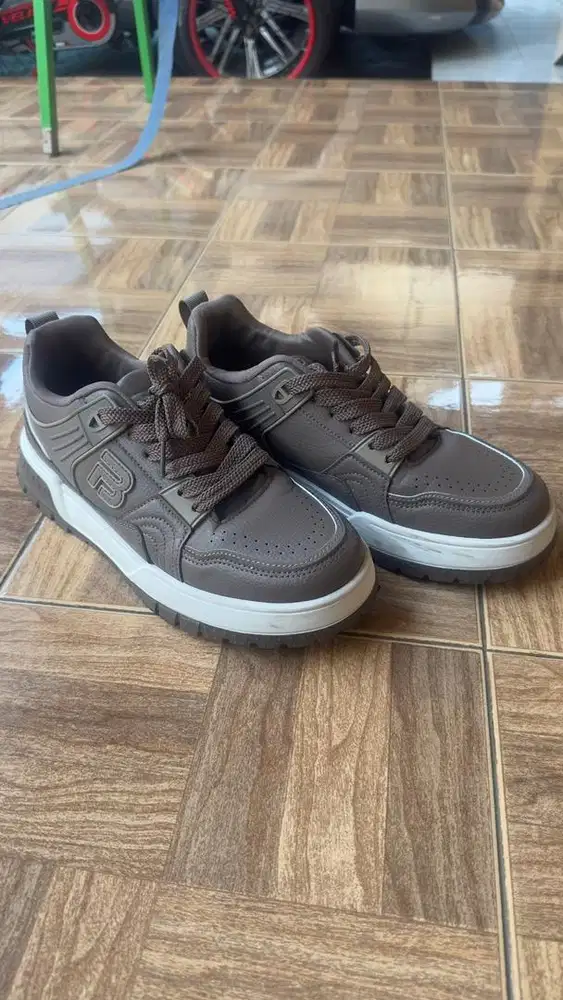Sepatu panary body 42