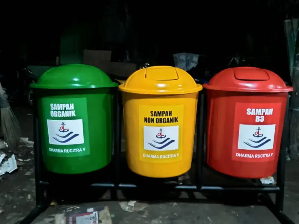 Pusatnya tempat sampah tong sampah Pilah fiberglass