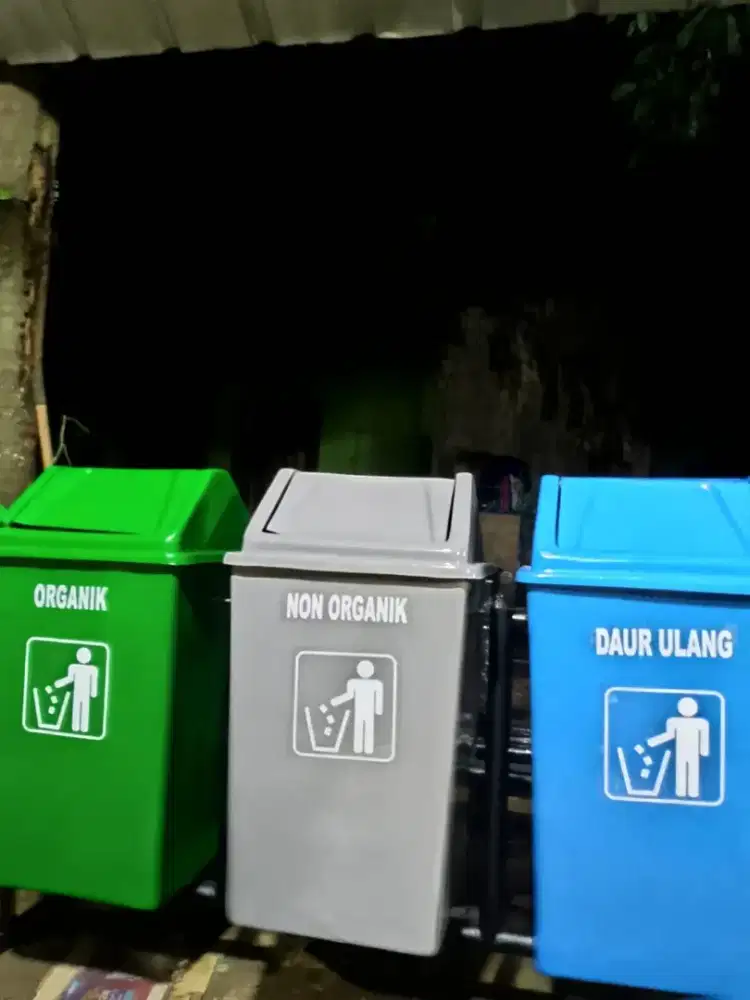 Pabrik tempat sampah bahan HDPE dan fiberglass