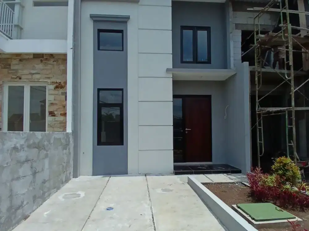 Rumah baru 1 lantai di Perumahan The Greenlake Wonorejo, Rungkut