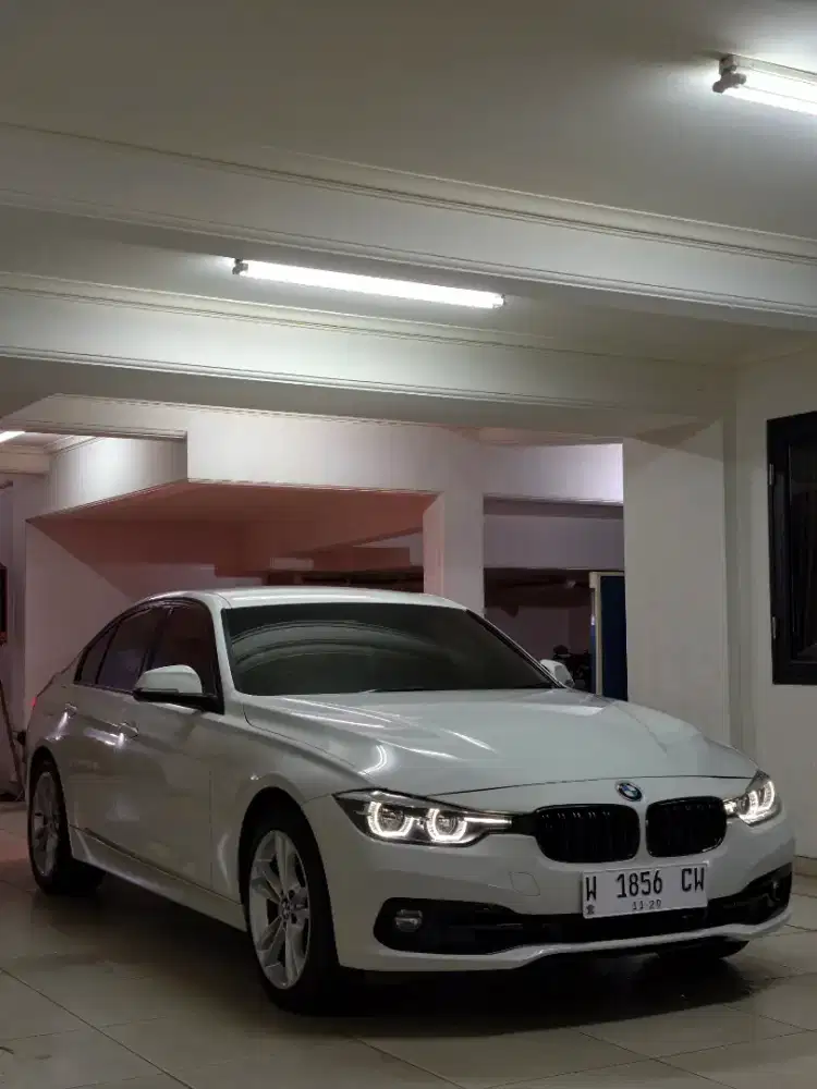 BMW F30 320i shadow edition like new siap pakai record astra bmw