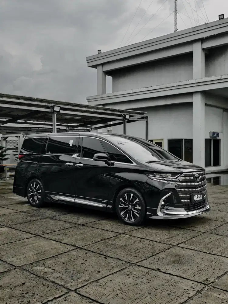 MODELISTA KM 3RB! ALPHARD HYBRID 2.5 G AT NIK 2024 / 2025