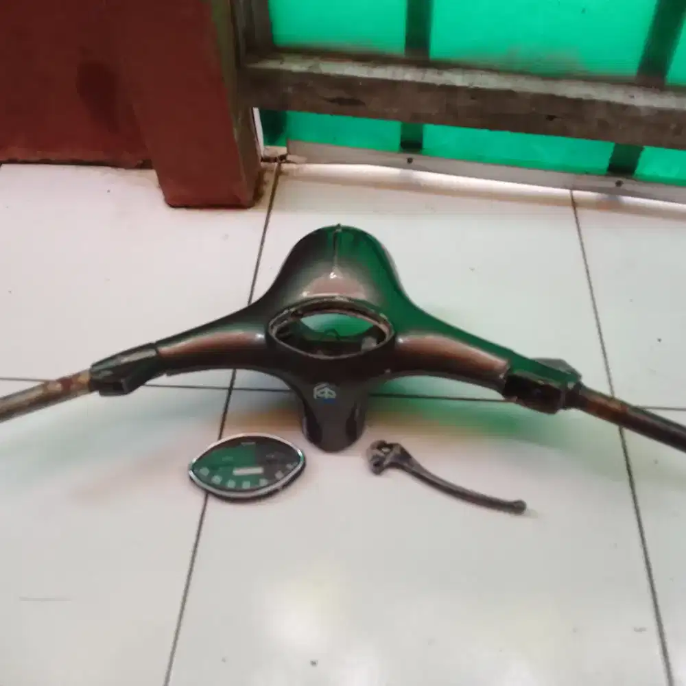 Pala motor vespa, jok, helm borongan buat vespa murah