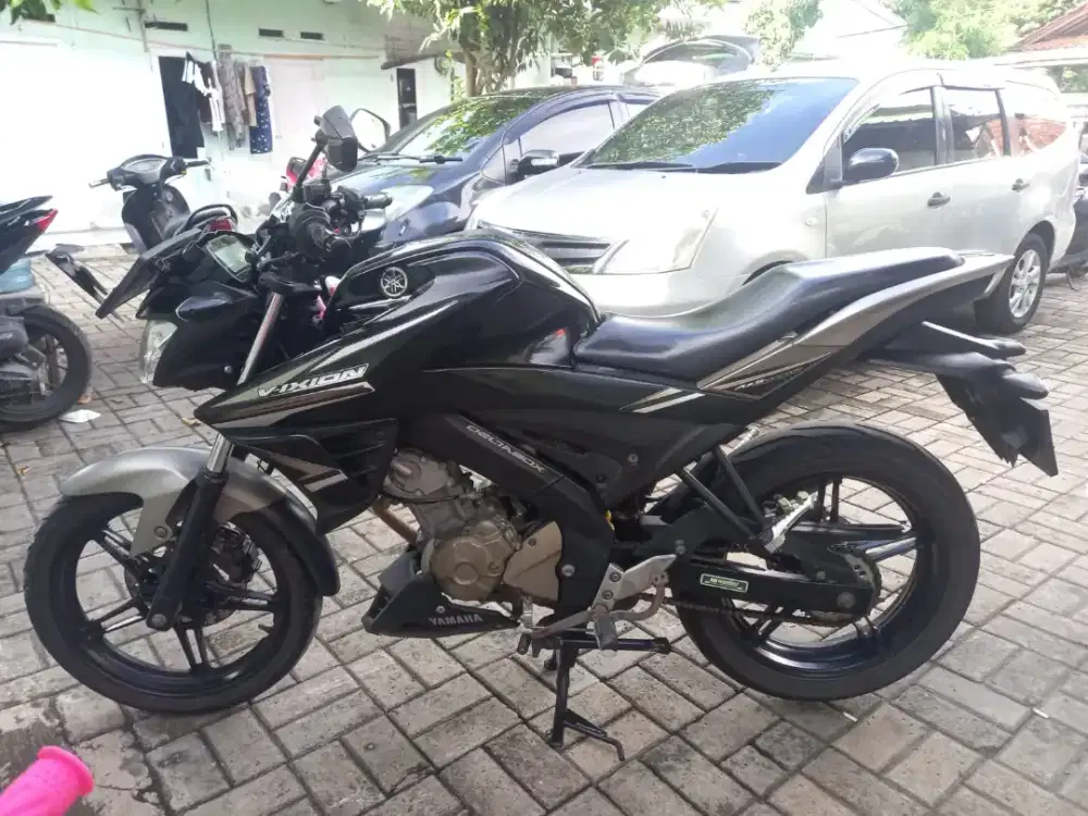 Yamaha vixion 2018 hitam