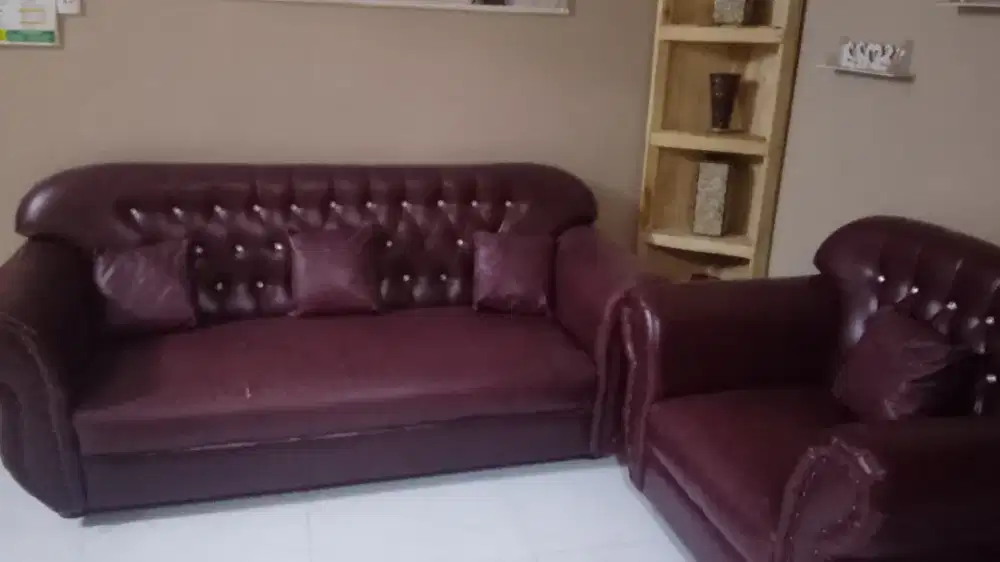 Sofa bekas serasa masih baru