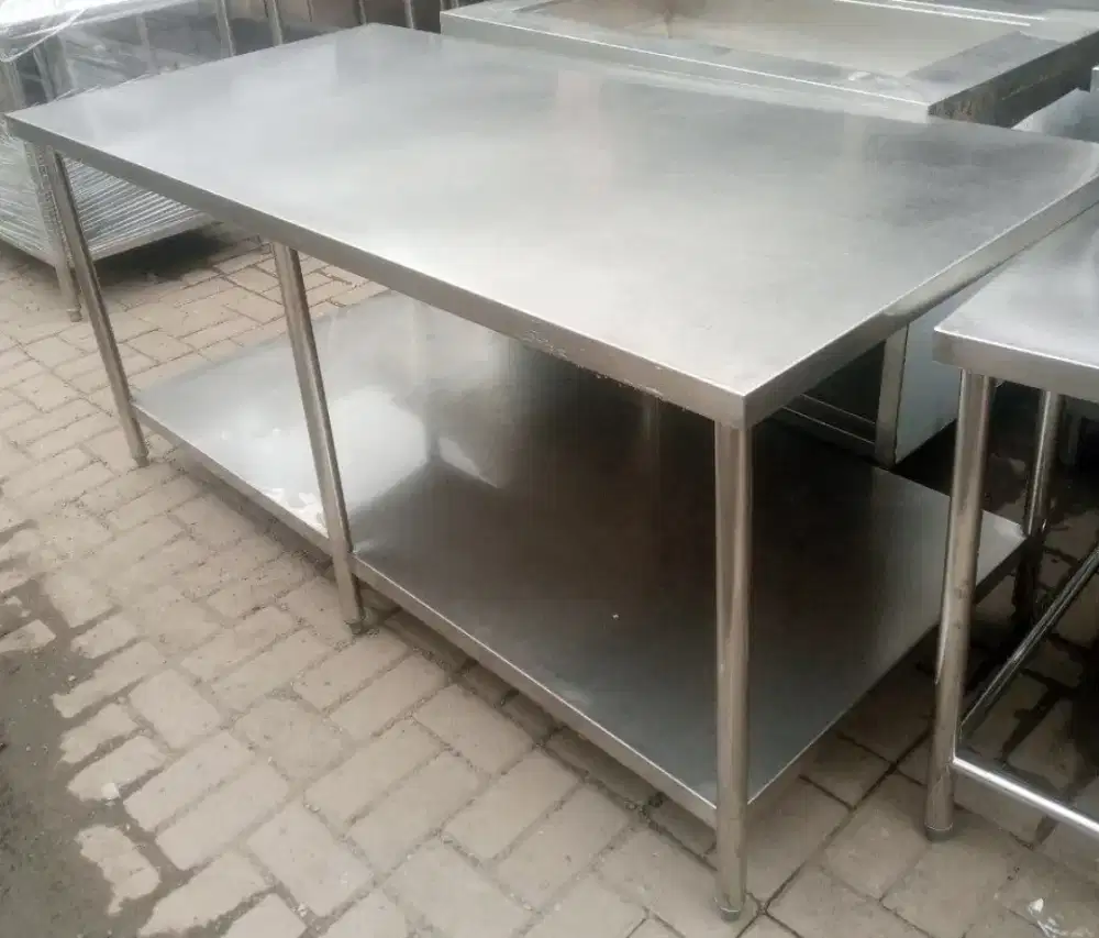 Meja Stainless 2 Susun – Kokoh dan Praktis untuk Dapur Usaha