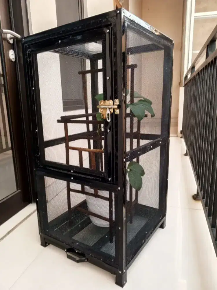 Jual Kandang chameleon (terarium) kondisi second like new 95%